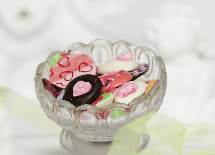 Making patterned chocolate candies - Image 3