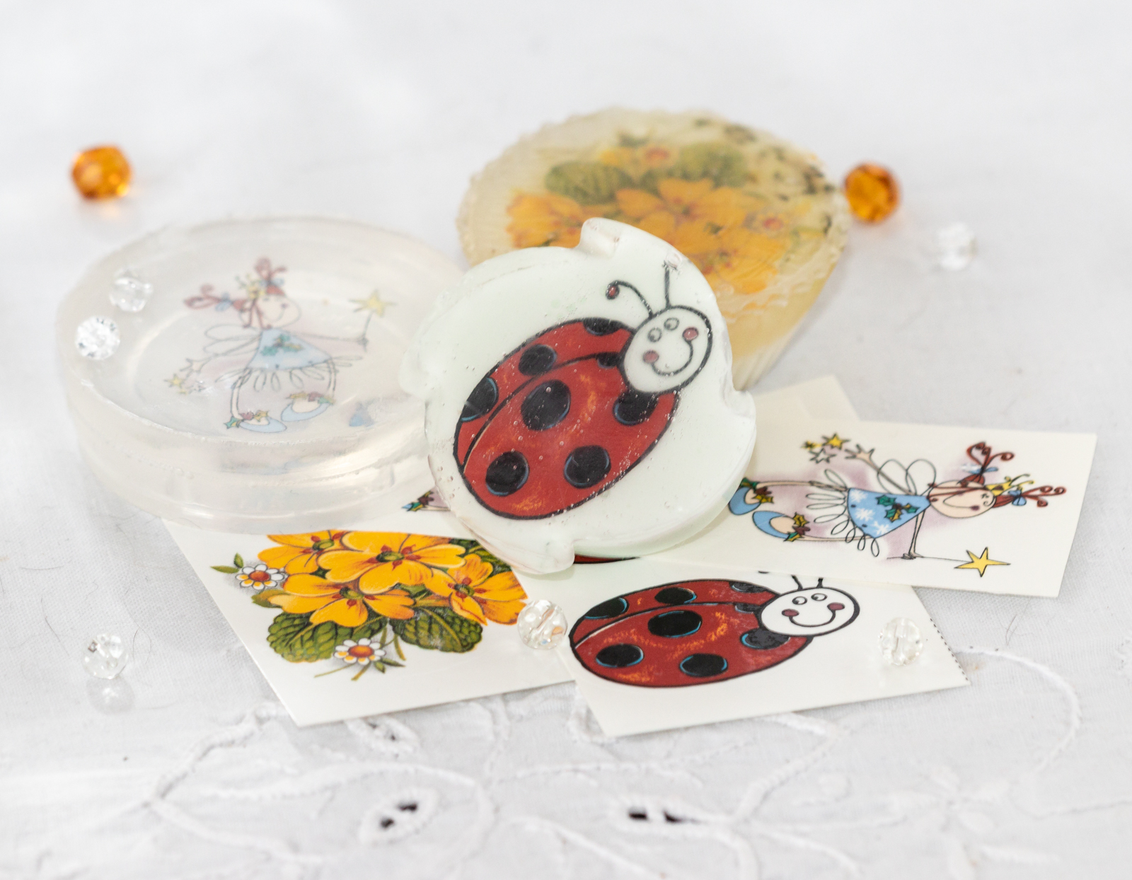 Set of 3 picture soaps - Image 2