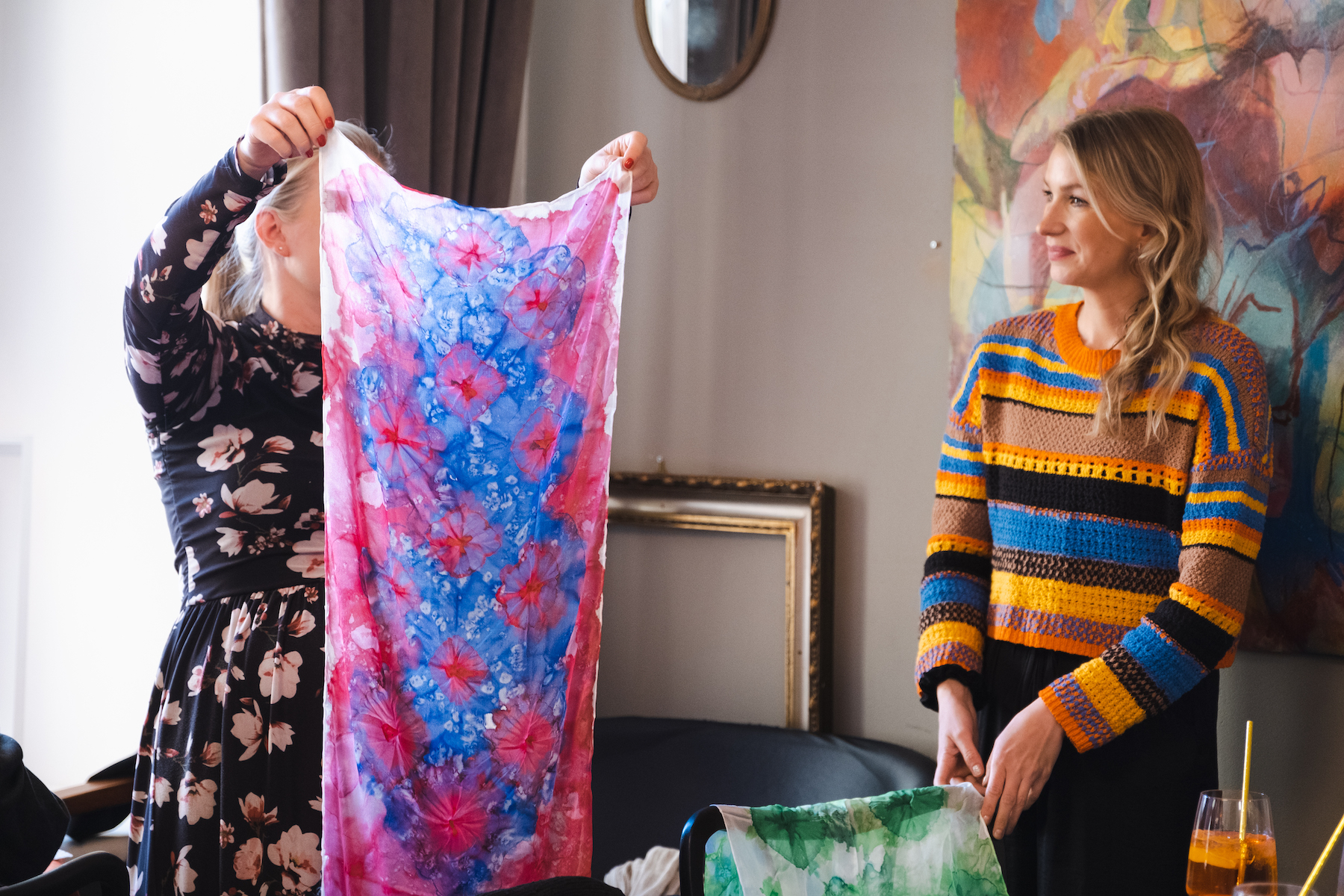 siidimaal, naised (2)